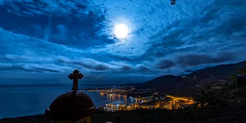 Κοιτάζοντας τον ελληνικό ουράνο για ένα χρόνο μέσα από ένα απίστευτο βίντεο!